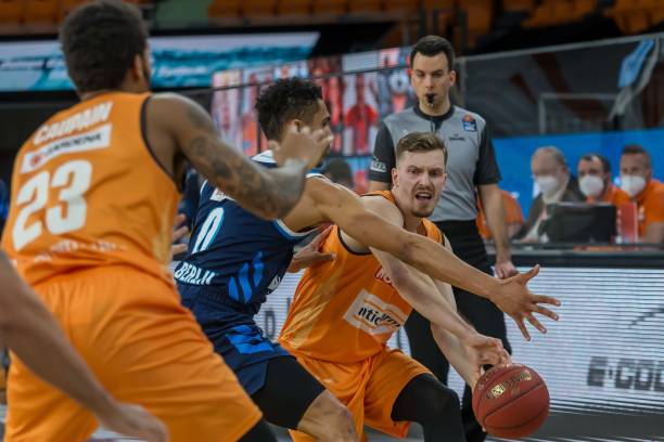 朱俊龙挺身 朱俊龙挺身