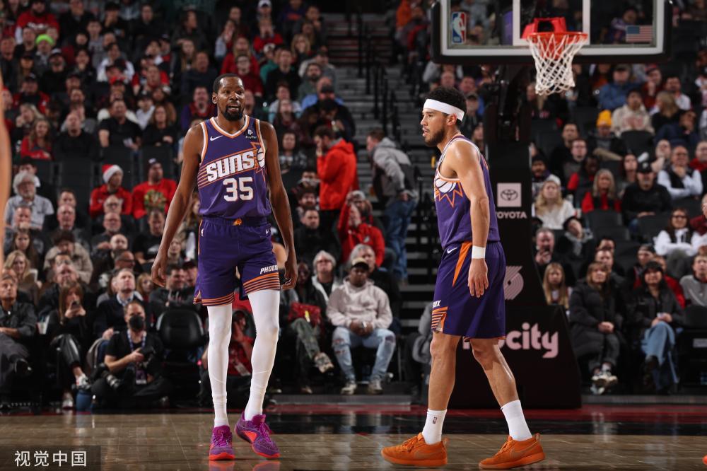 他与身边的 他与身边的